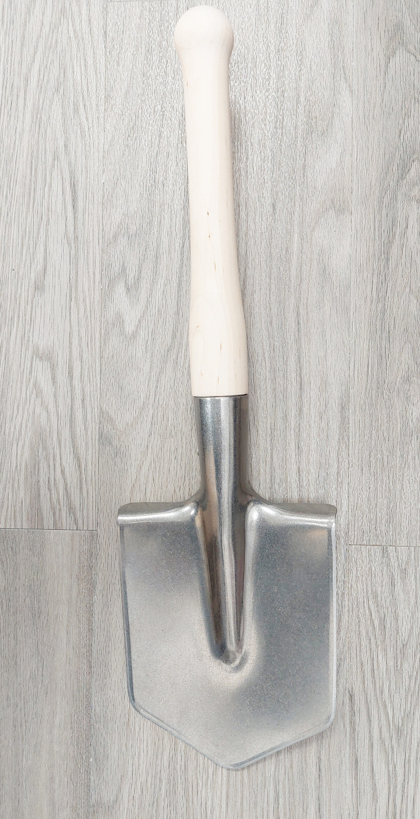 100% Titanium Lightweight Large Shovel Durable Sharp Edges Solid Wood 10″ Handle