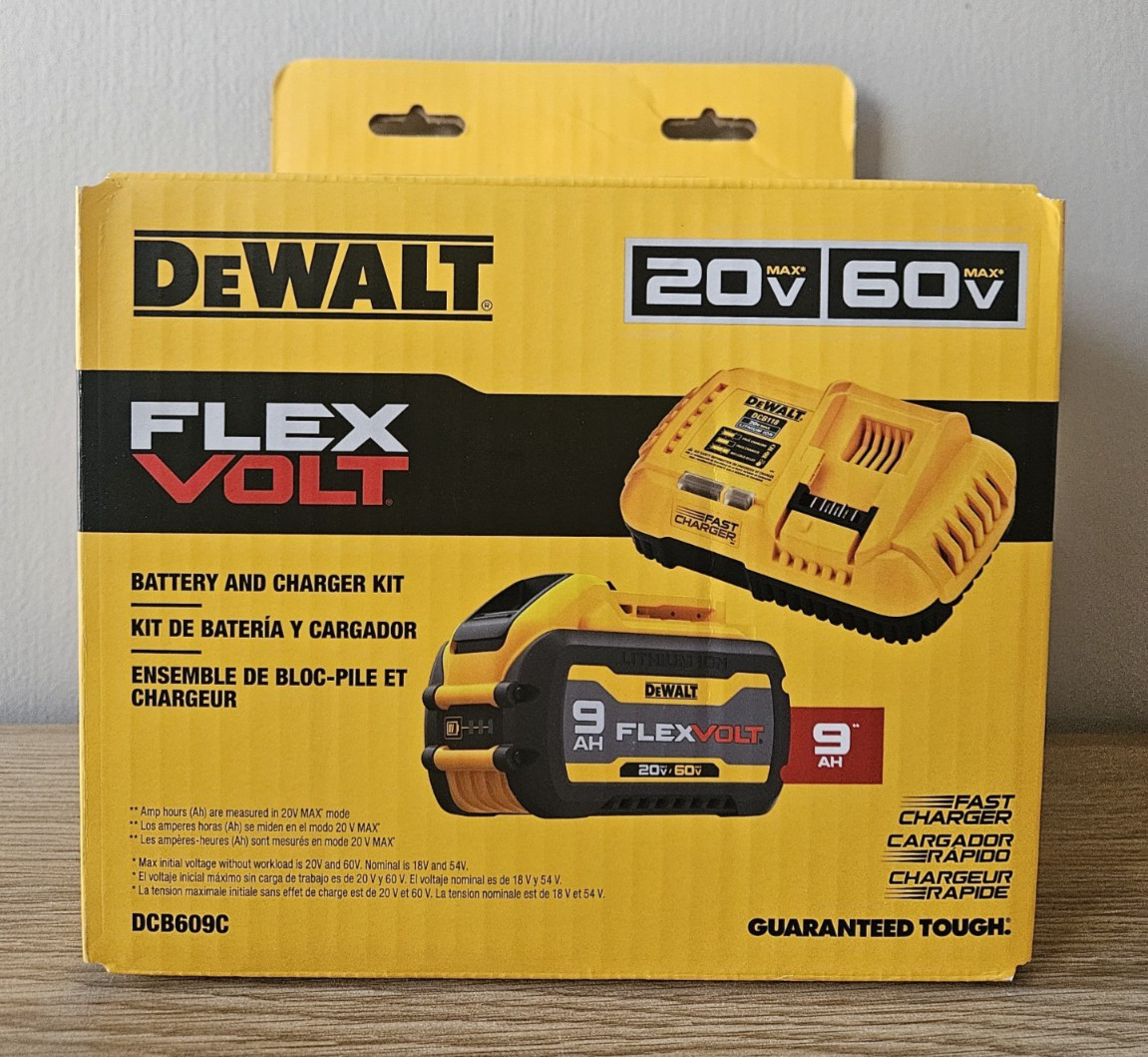 DeWALT 20V/60V MAX FLEXVOLT Lithium-Ion 9Ah Battery & Fast Charger Kit DCB609-C