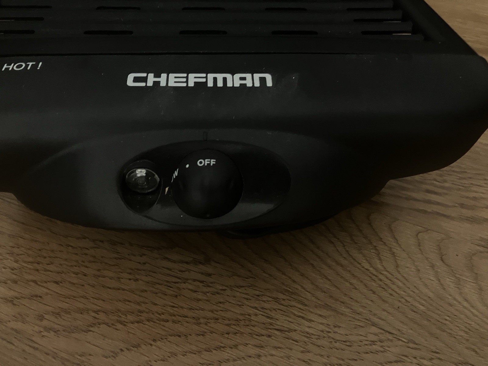 Chefman Smokeless Indoor Electric Grill Pyramid Shaped Grates Drip Tray KYS-868A