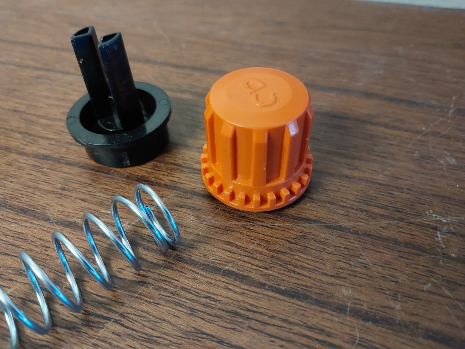 BLACK+DECKER LST140 40V String Trimmer – Replacment Handle Lock Button Assembly