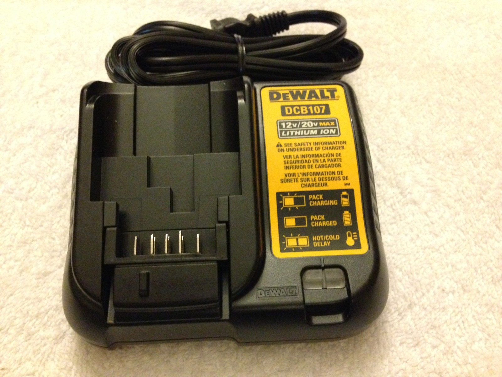 New Dewalt DCB107 12V & 20V Max Li-ion Battery Charger replaces DCB100 & DCB112