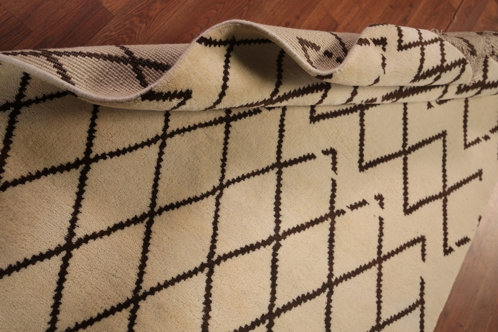 Modern Handmade Luxury Hand-Knotted Moroccan Wool Rugs for Any Room 4×6 ft