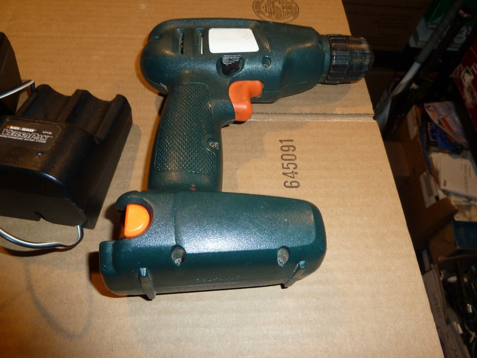 BLACK & DECKER 7.2V VERSAPAK CORDLESS DRILL TOOL & CHARGER ONLY NO BATTERY