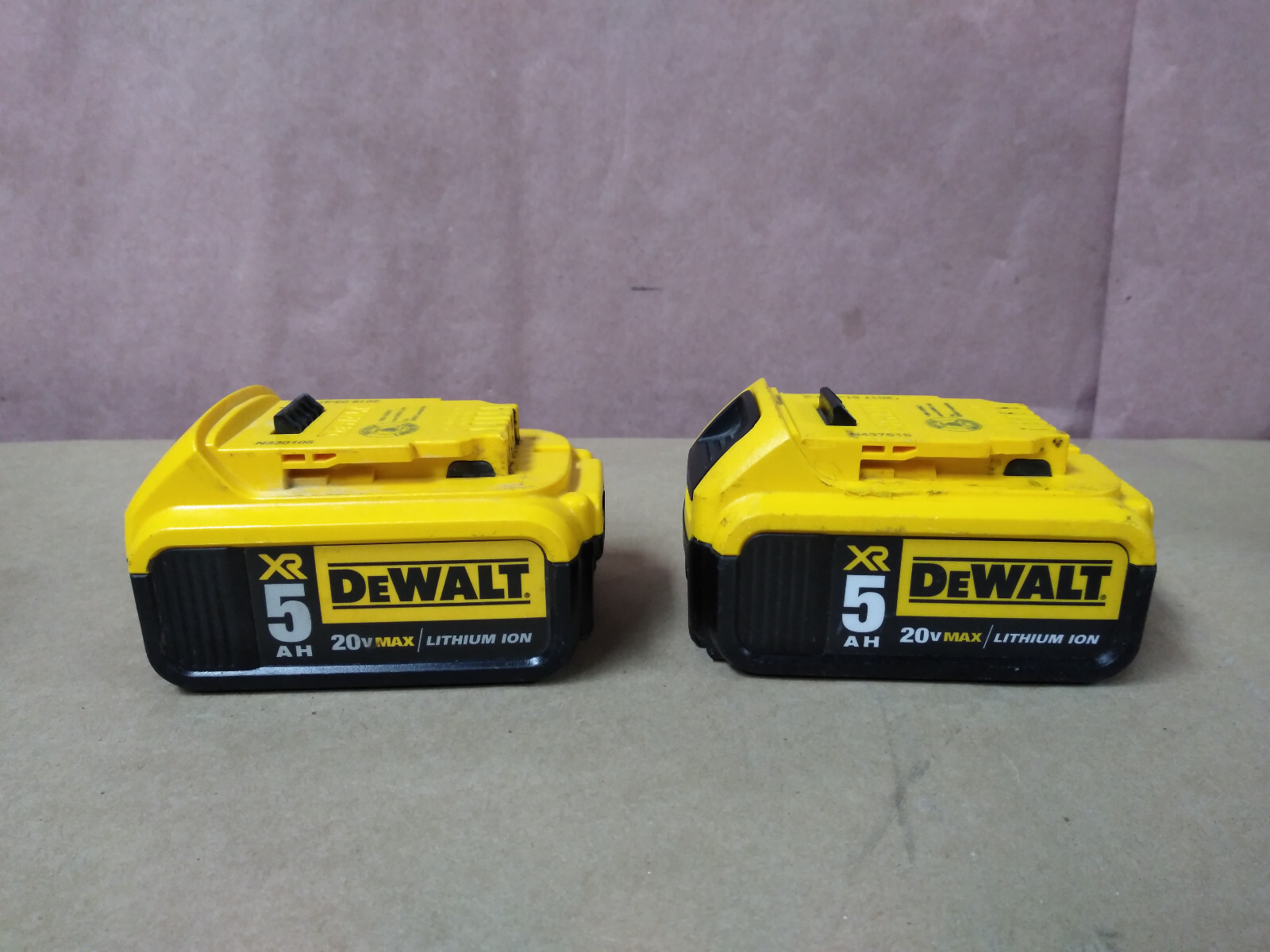 2Pack Dewalt DCB205 20V MAX XR 5.0 Ah Compact Power Tool Battery #108 S3