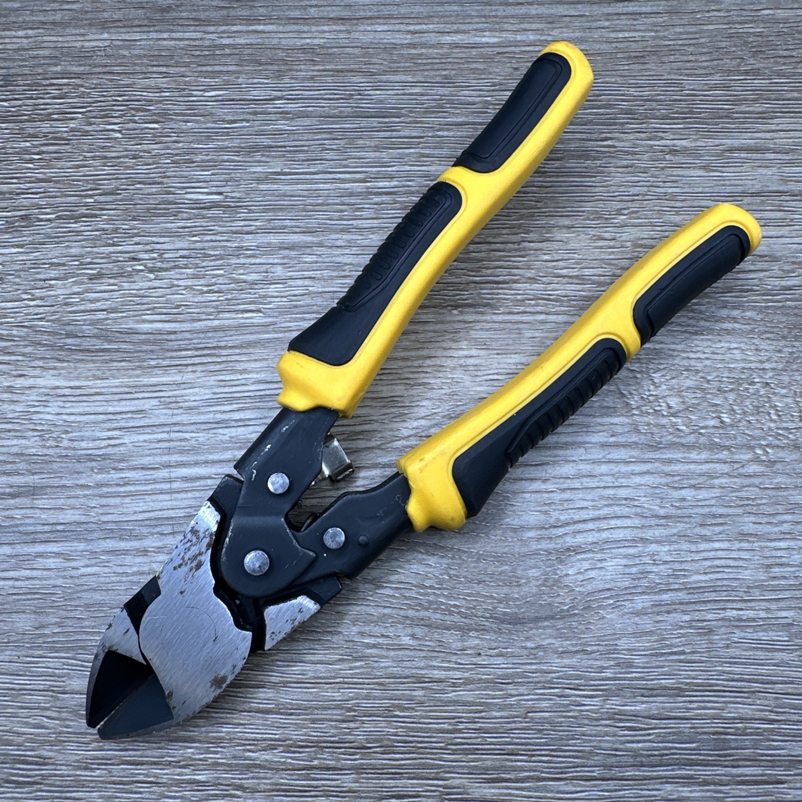 DEWALT 7.5 in. Compound Action Diagonal Cutting Pliers DWHT70275