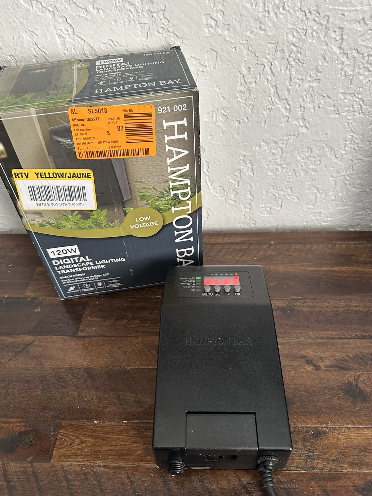 HAMPTON BAY 120W Landscape Lighting Transformer w/Dusk-to-Dawn 1011921002