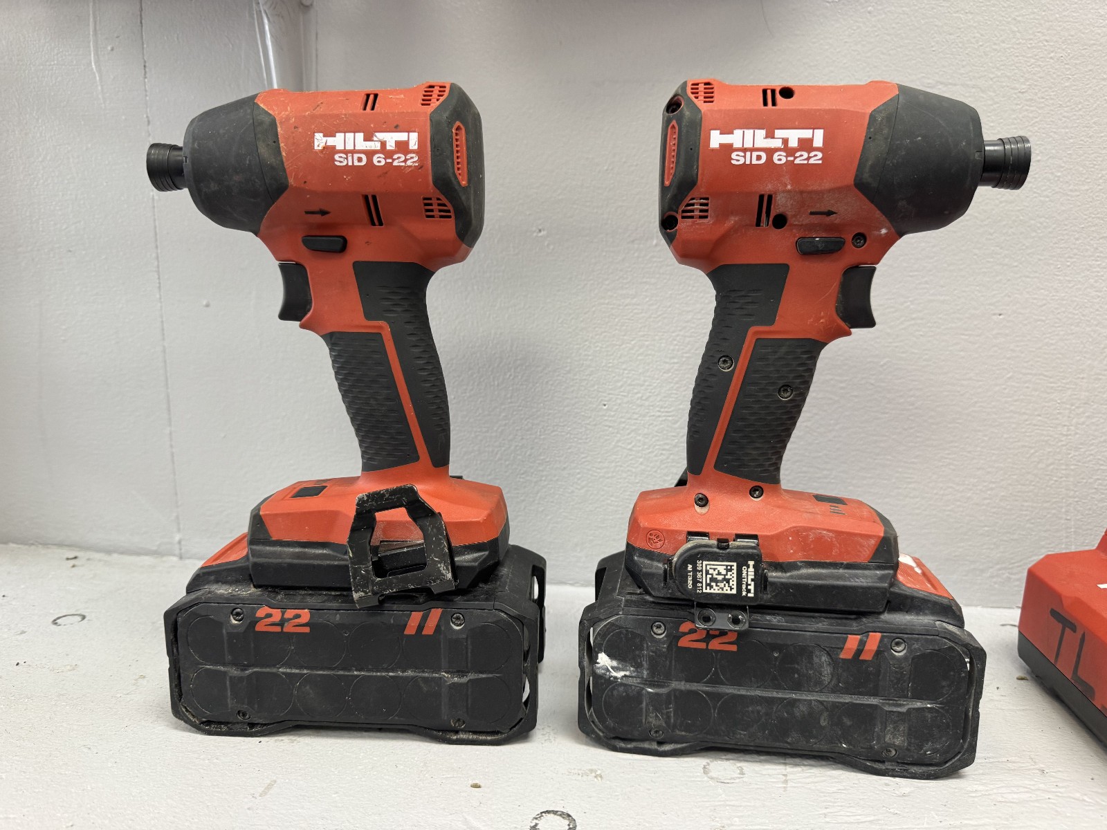 2 x Hilti SID 6-22 Impact Drivers w/ B 22-195 Batteries and Charger