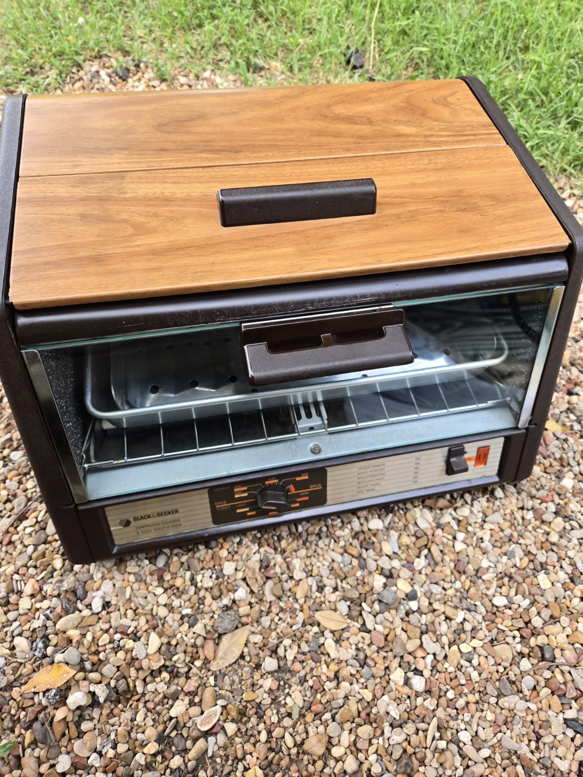 Vintage Rare Black And Decker Toast-R-Oven Continious Cleaning Model B2T660D