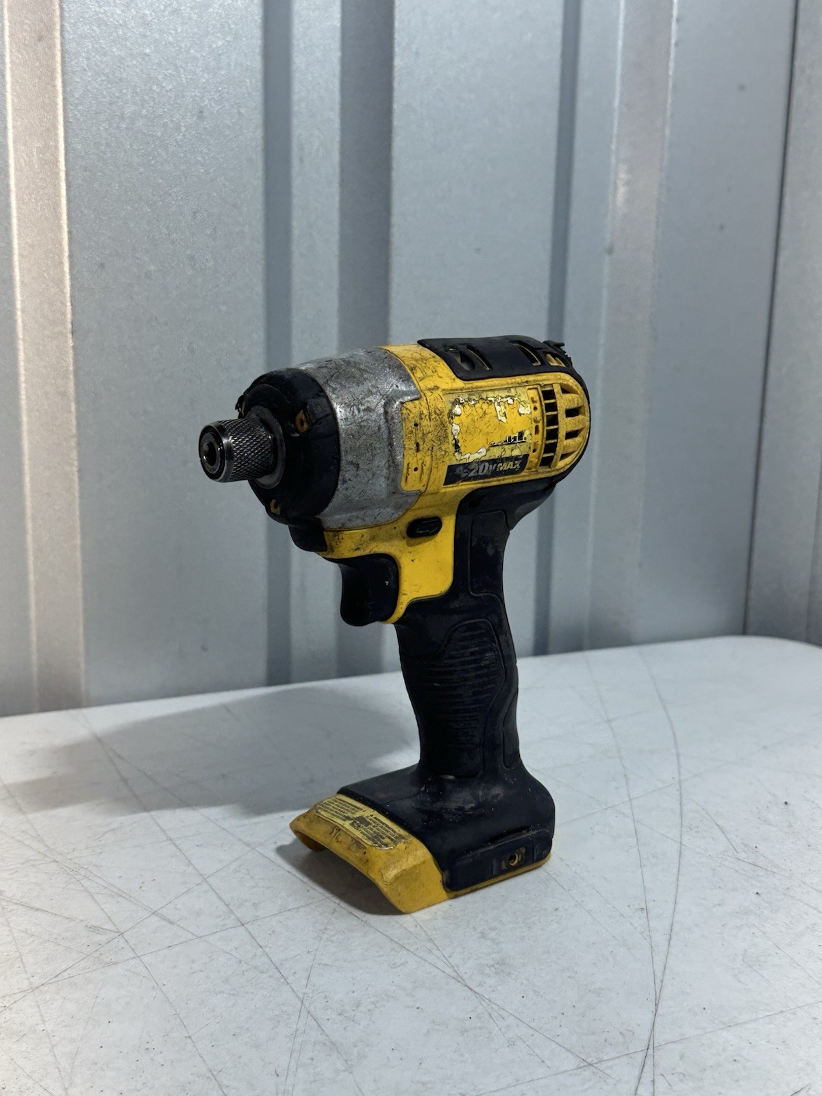DeWalt DCF885 20V MAX 1/4″ Cordless Impact Driver Tool Only READ Works