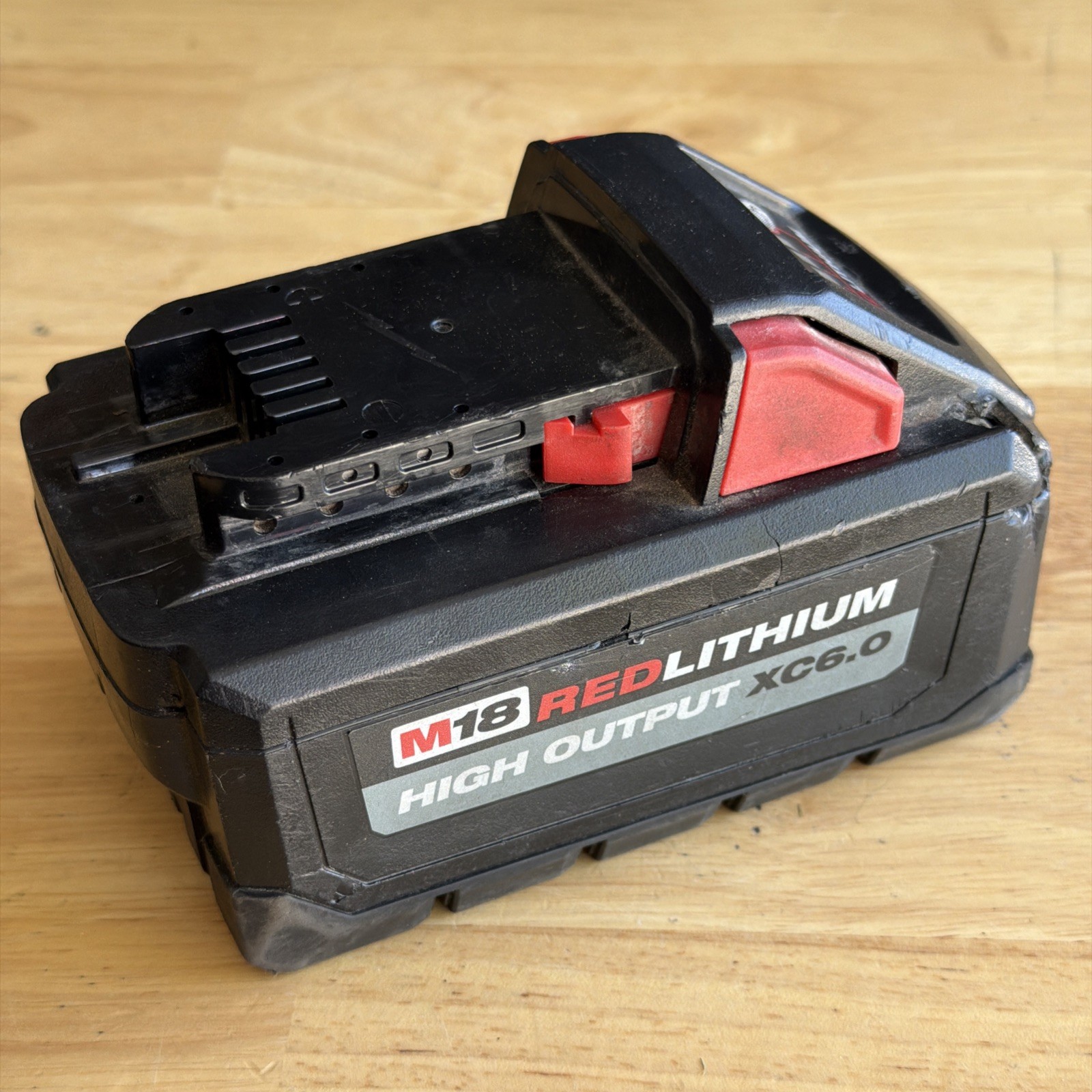 Milwaukee Tools Battery Pack M18 6ah High Output 48-11-1865 PARTS OR REPAIR READ