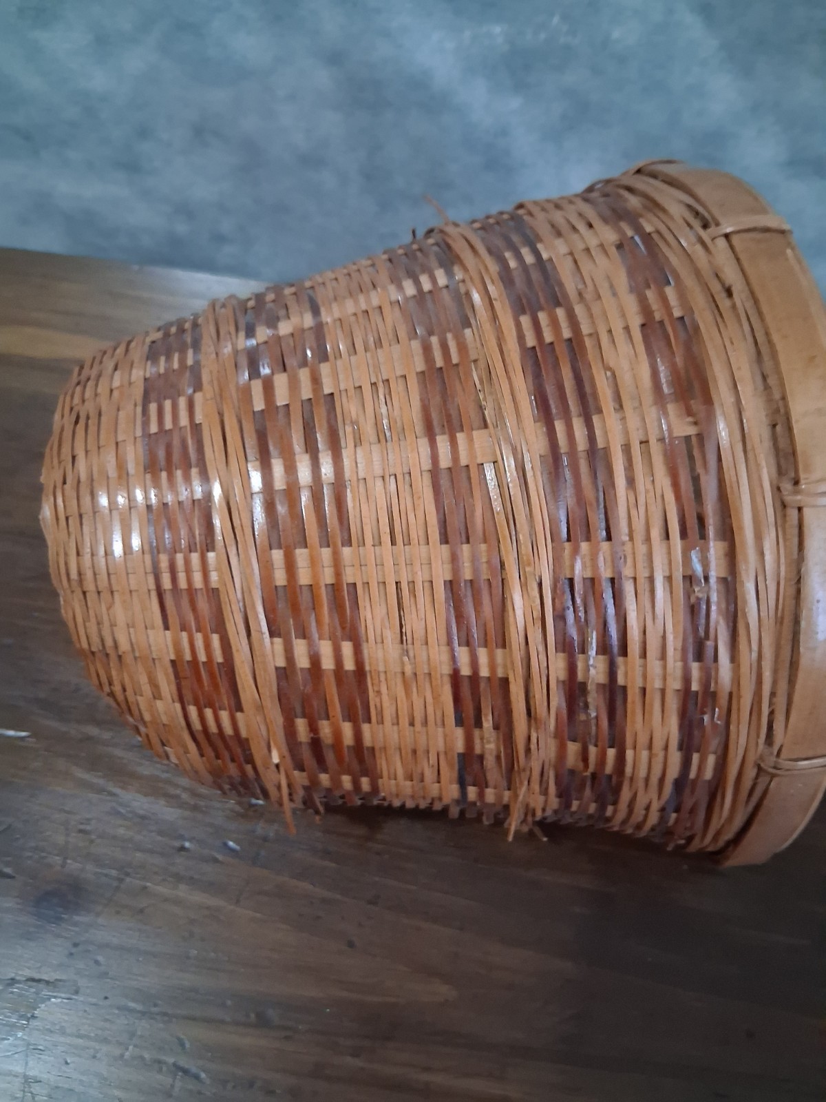 Small Round Wicker Basket Brown Handmade With Handle Indoor Less Than 10 in