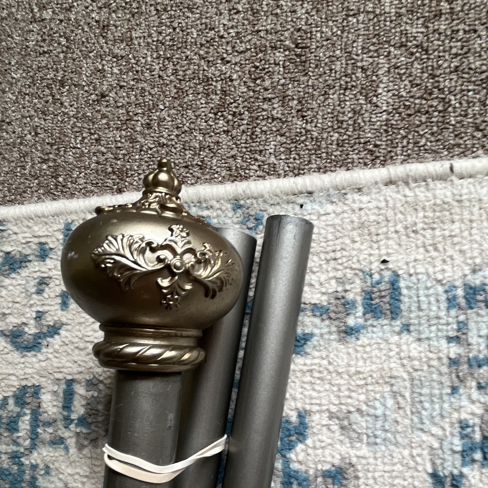 Metal Curtain Rod w/ Ornate Finials 1in Dia Wall Mount Silver/Gold Traditional