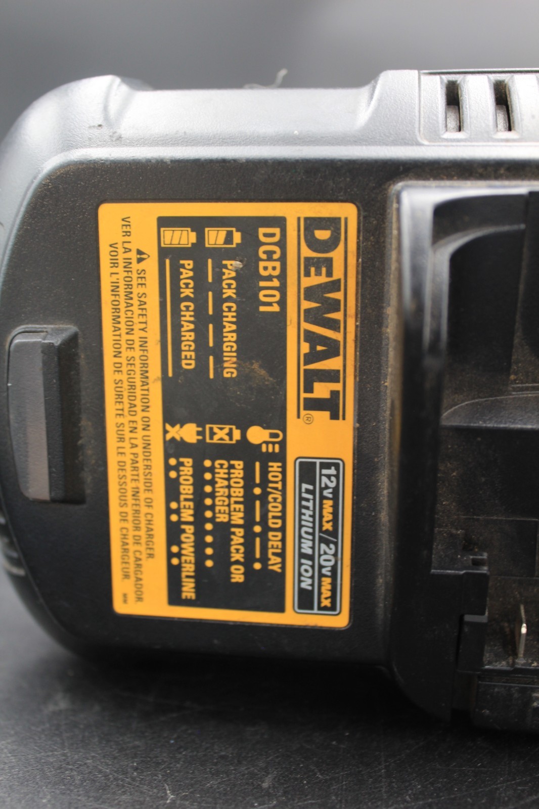 Dewalt DCB101 12V to 20V Lithium-Ion Battery Charger Genuine OEM