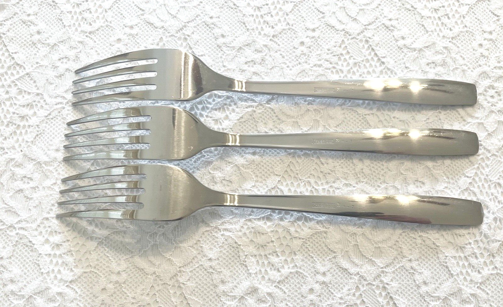 (3) Cambridge UNKNOWN PATTERN 8 1/8″ Stainless Dinner Forks ~ FREE SHIPPING