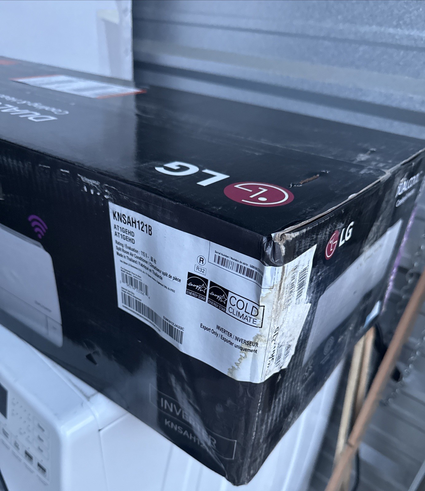 LG DUALCOOL 12,000 BTU Cooling & Heating Unit KNSAH121B