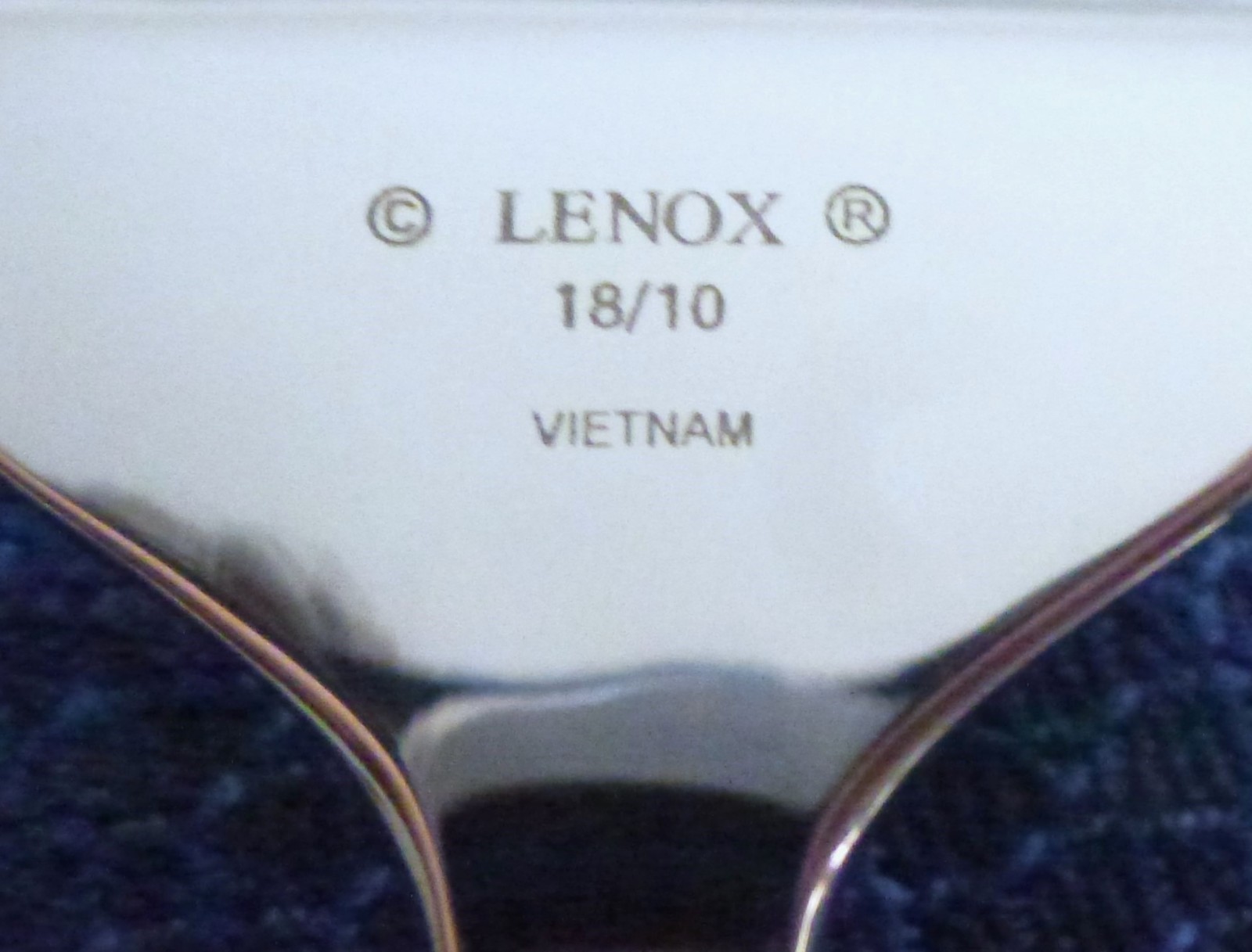 New Lenox PORTOLA Glossy Set of 4 Teaspoons 18/10 Stainless Flatware (6 3/8″)