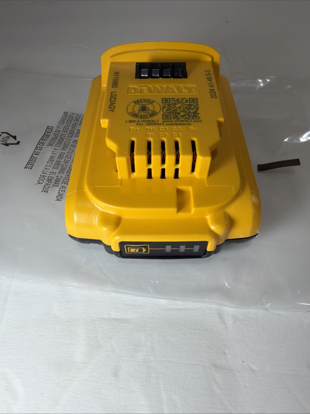 DEWALT DCB203 Battery – Yellow (Brand New)