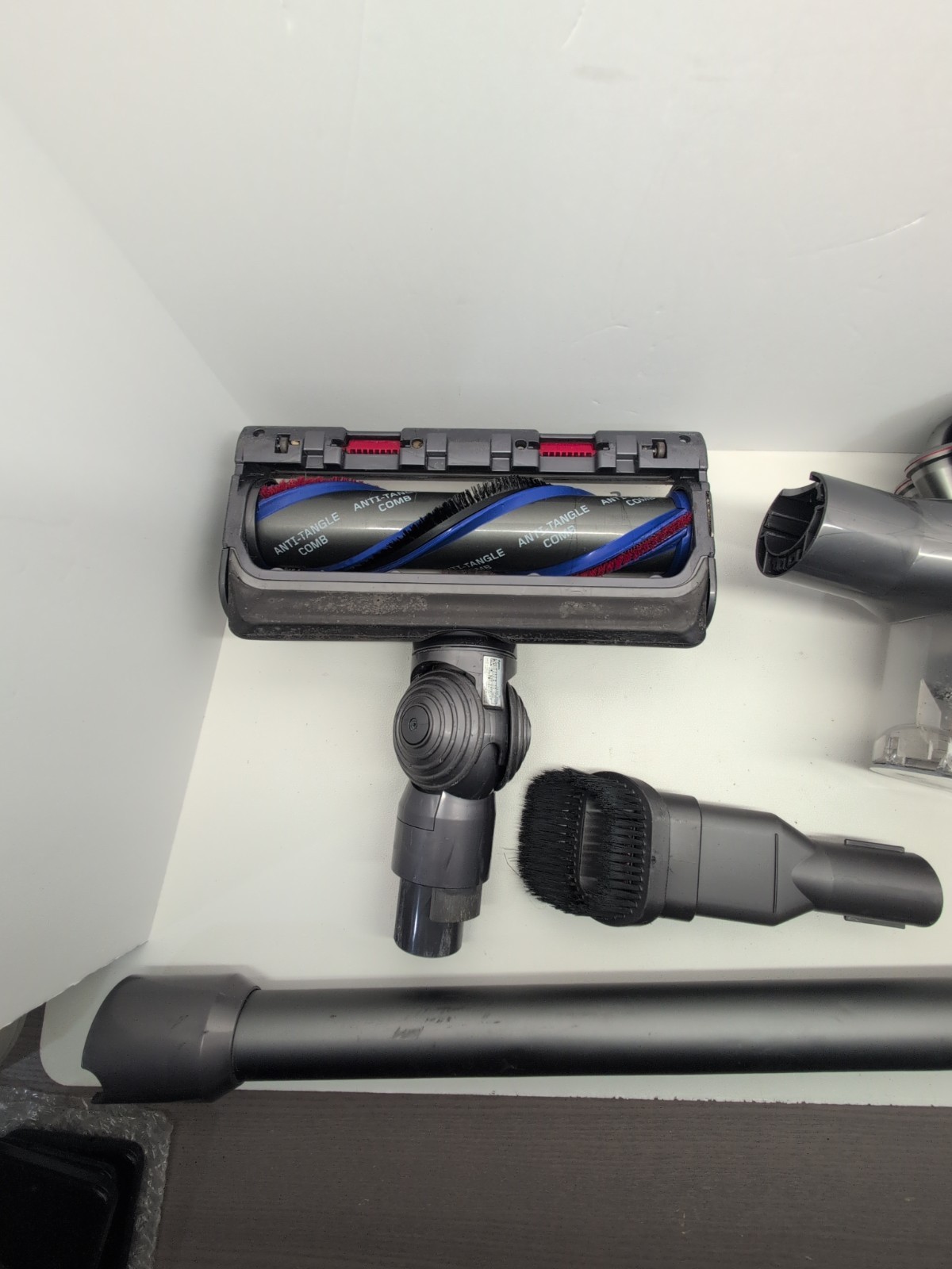 Dyson V8 SV10 Vacuum Cleaner TT9-US-RCJ0644A CHARGER NOT INCLUDED