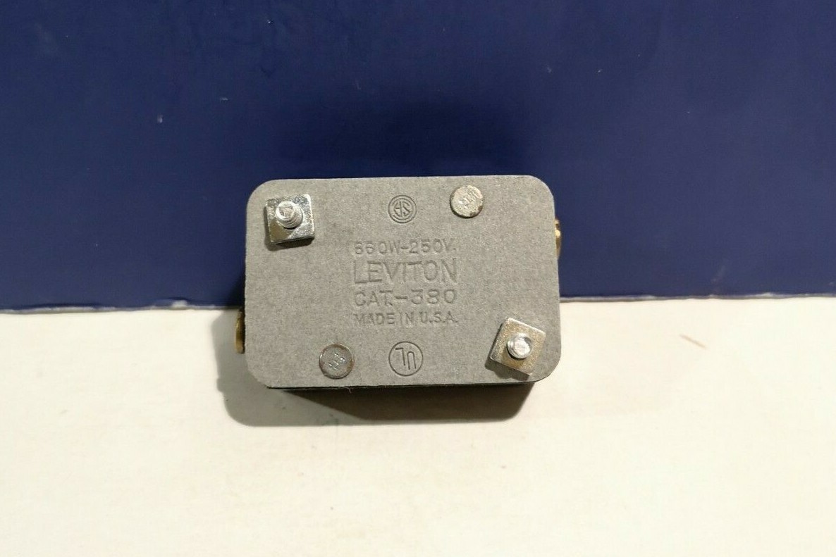LEVITON Fluorescent Starter Base with Terminals 660W 250V 380 UL NEW 380-B