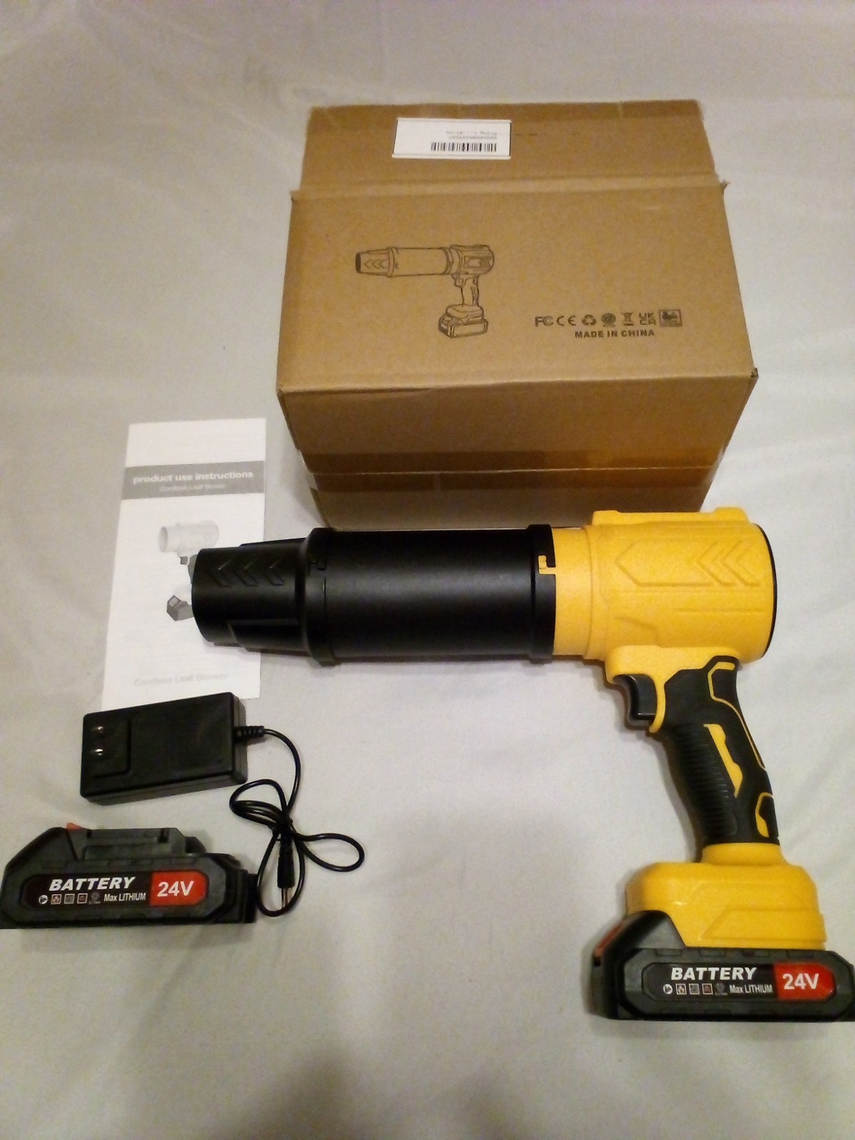 Lightweight Cordless 21V Leaf Blower 2 Batteries+ ChargerYardGarage 1 handed use