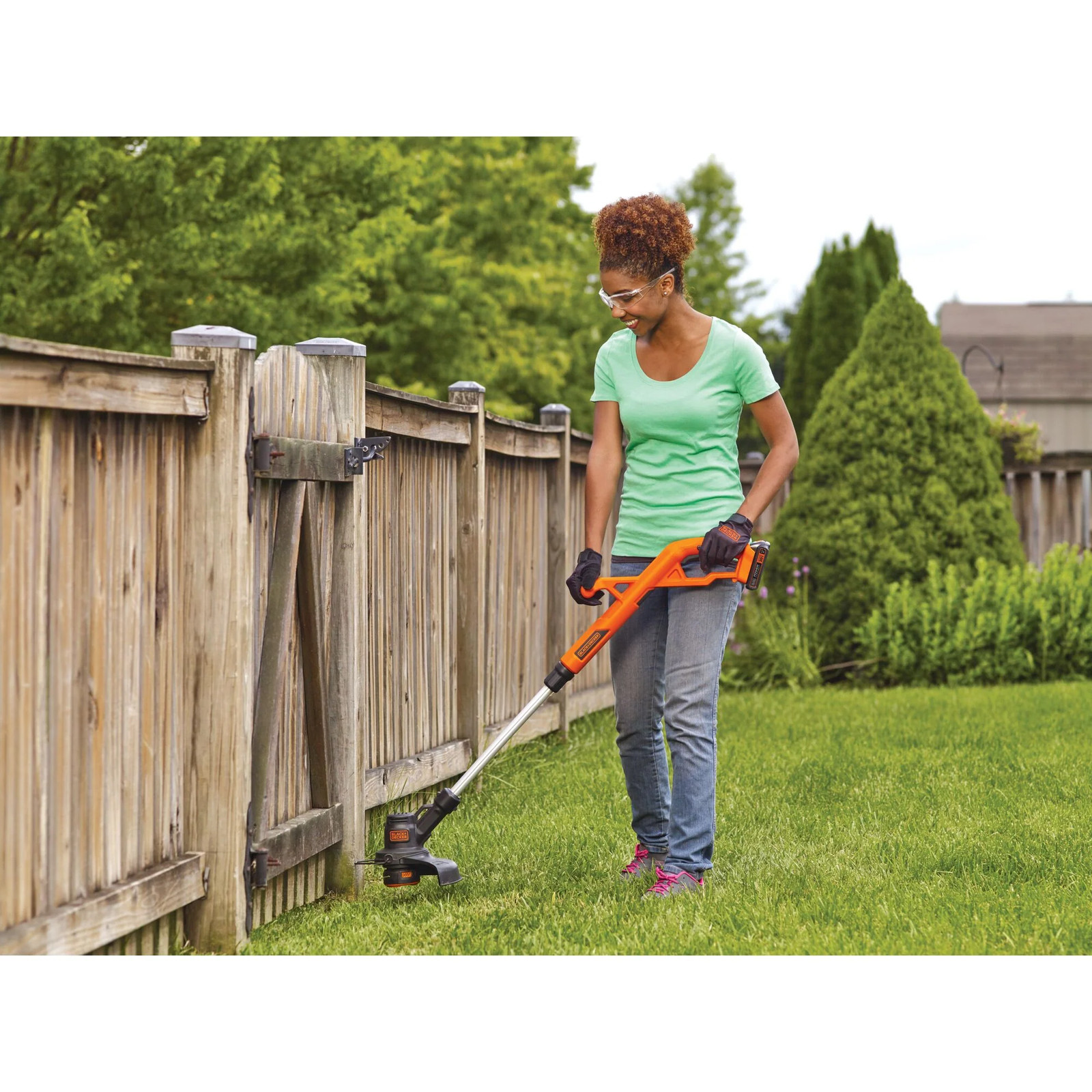 BLACK+DECKER 20V MAX* String Trimmer/Edger Kit, 10-Inch – LST201
