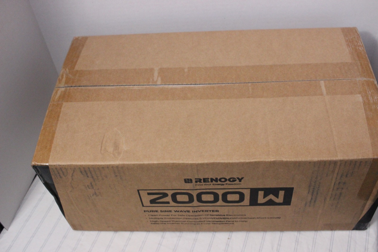 Renogy 2000W 24V Pure Sine Wave Inverter 92% Energy Efficiency w/2 AC Outputs