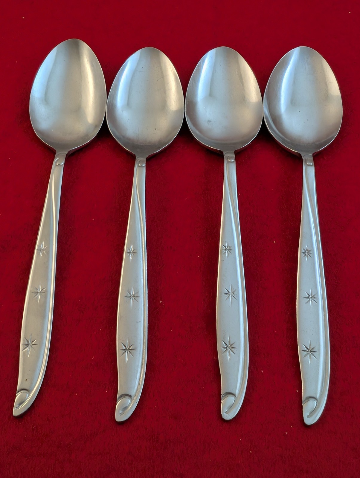 Lot Of 4 Castle Court CCS5 Stars &Vines Starburst Stainless Teaspoons Flatware
