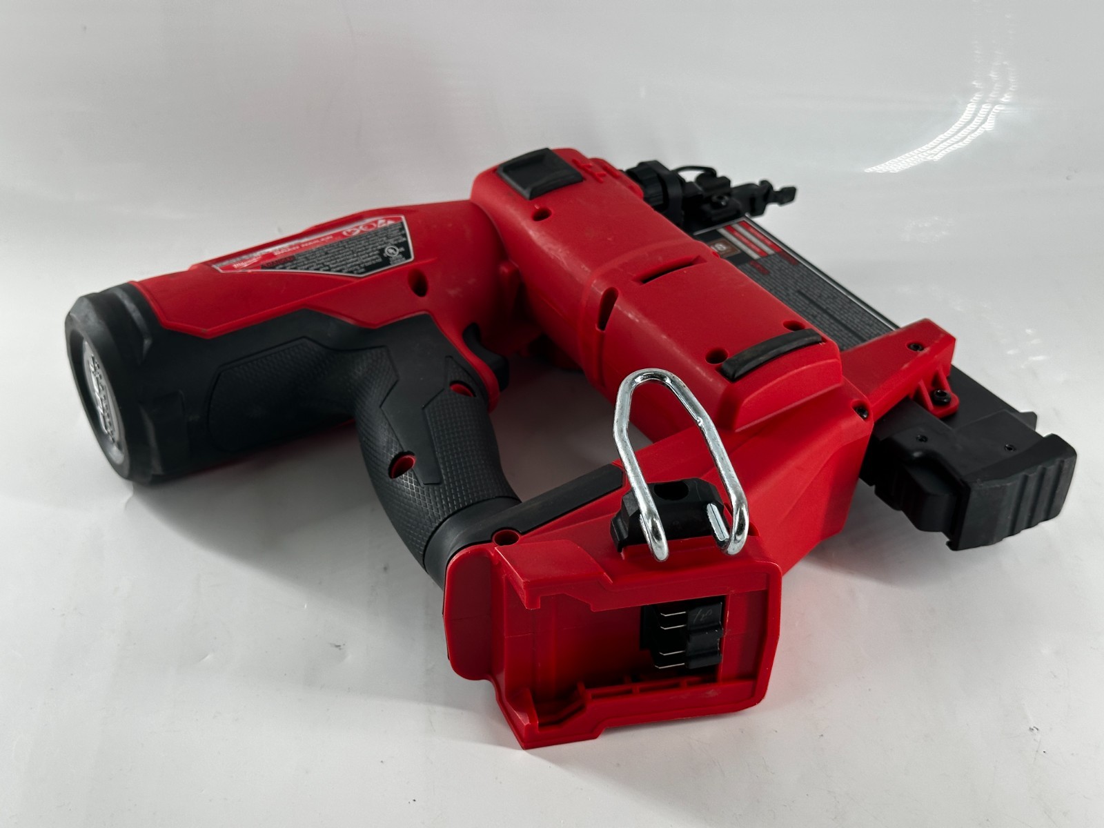 Milwaukee 2746-20 M18 FUEL 18V 18 Gauge Brad Nailer – Bare Tool