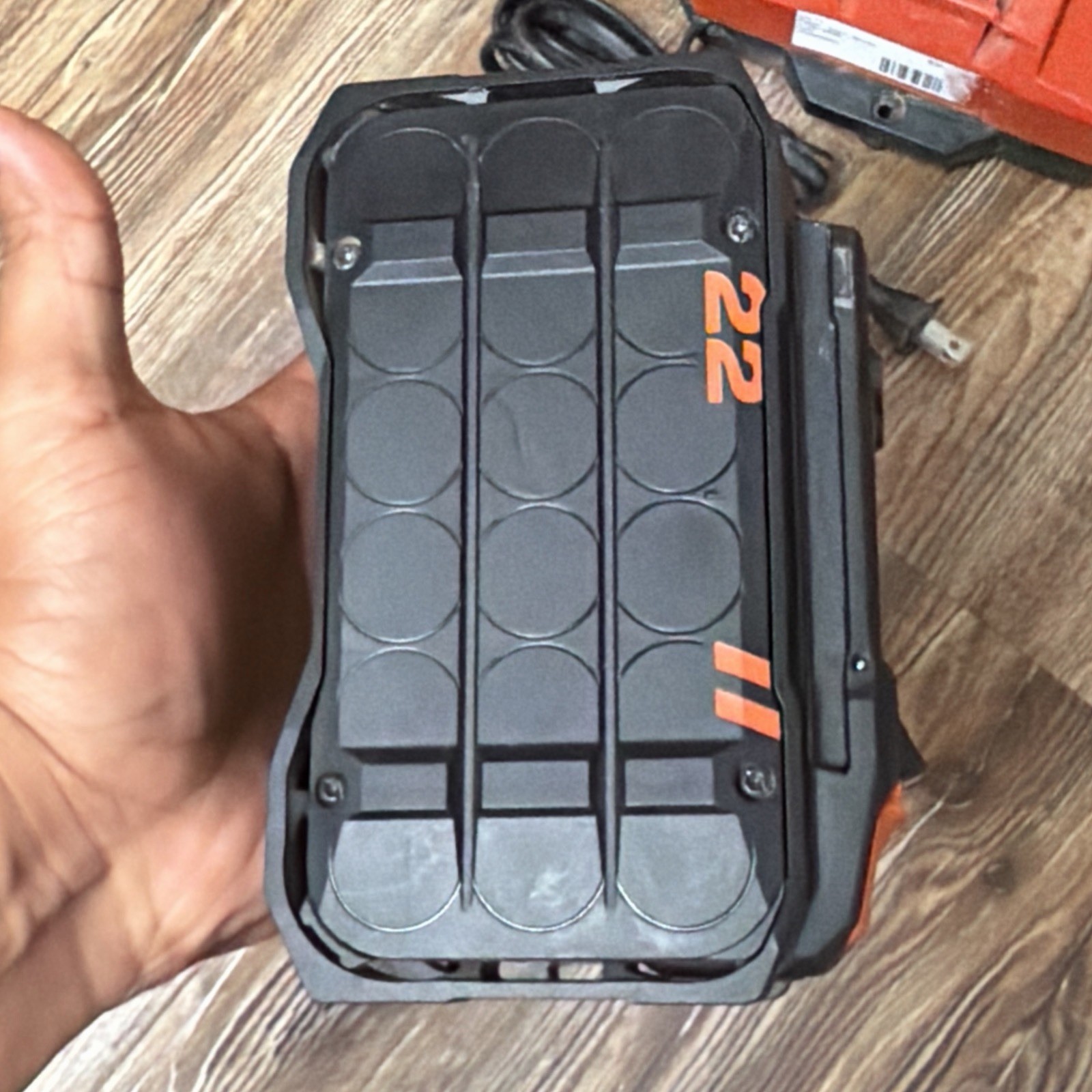 HILTI C 8-22 Nuron Charger & HILTI B 22-255 12AH BATTERY B 22-255 Li-ion
