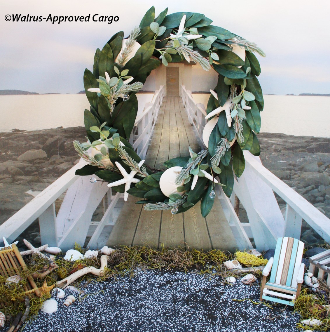 SEASHELL BEACH WREATH -NEW- GIVE ANY ROOM A DELIGHTFUL NAUTICAL TOUCH!