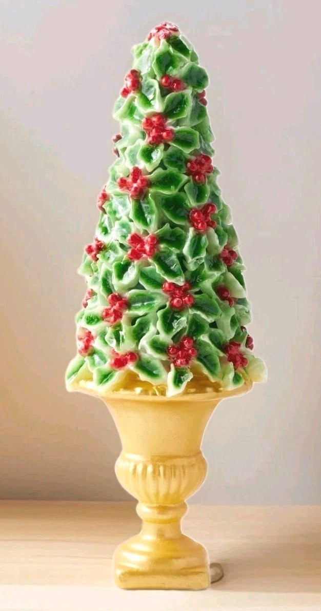 Williams Sonoma Holly Berry Tree Candle 17 3/4″ NIB 60 HR Italy Christmas