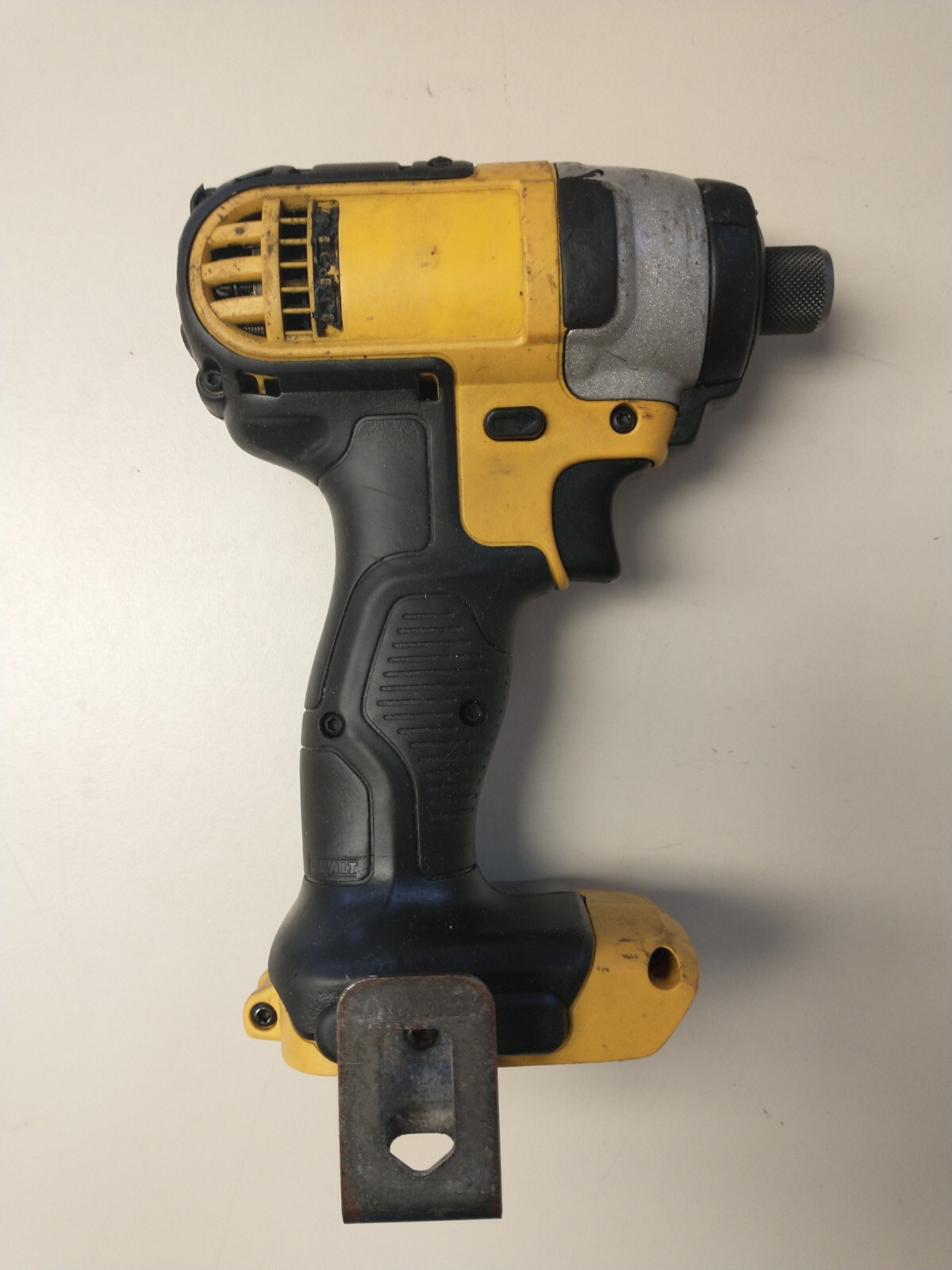 DeWalt DCF885B 20V MAX Li-Ion 1/4″ Cordless Impact Driver No Battery Clip H
