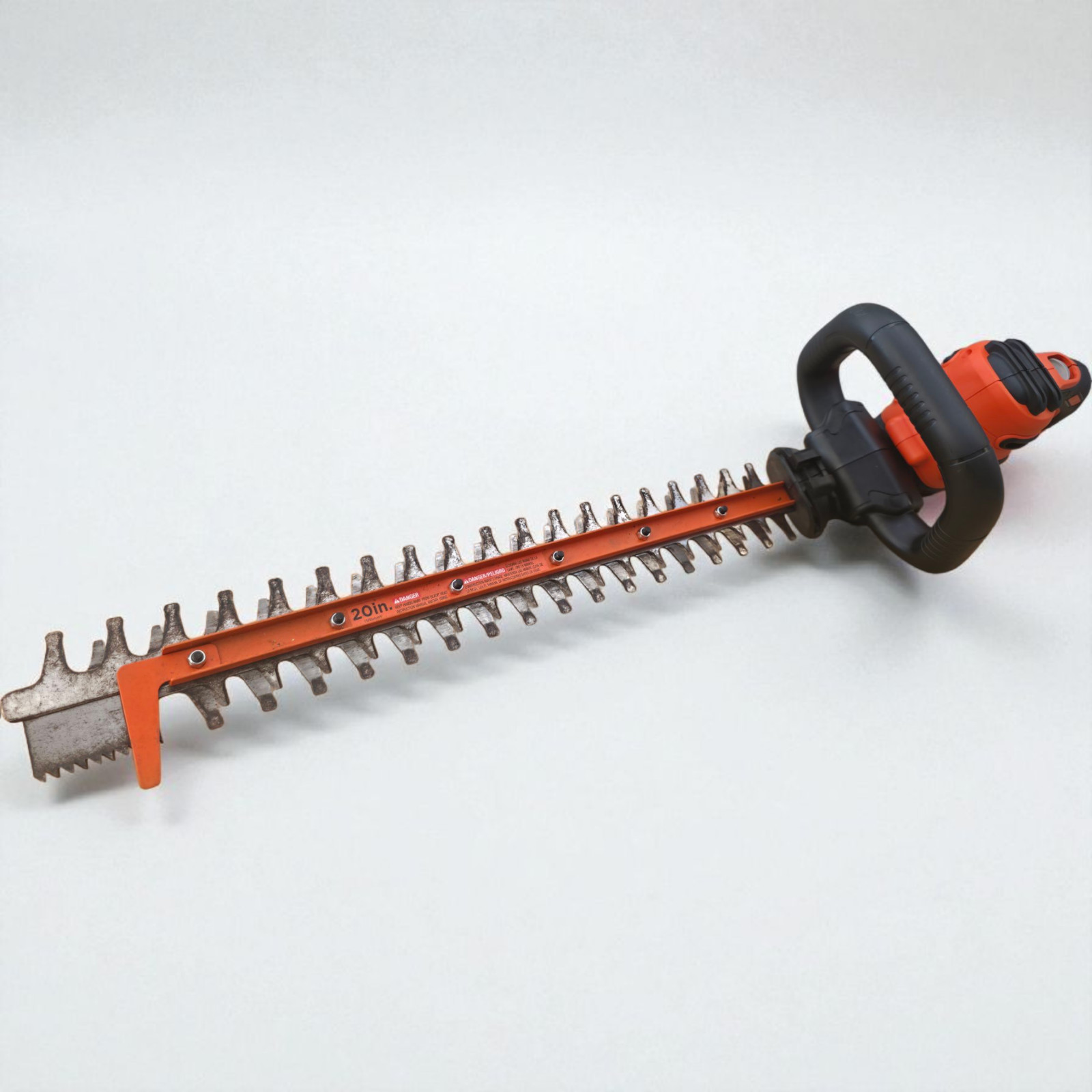 Black & Decker 20 in. Electric Hedge Trimmer – 4 Amp – BEHT350