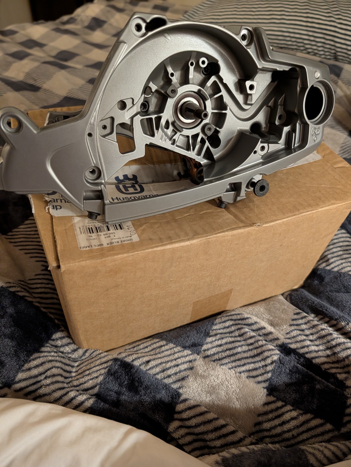 Genuine Husqvarna 562XP Crankcase Short Block 60cc Large OEM # 580663710