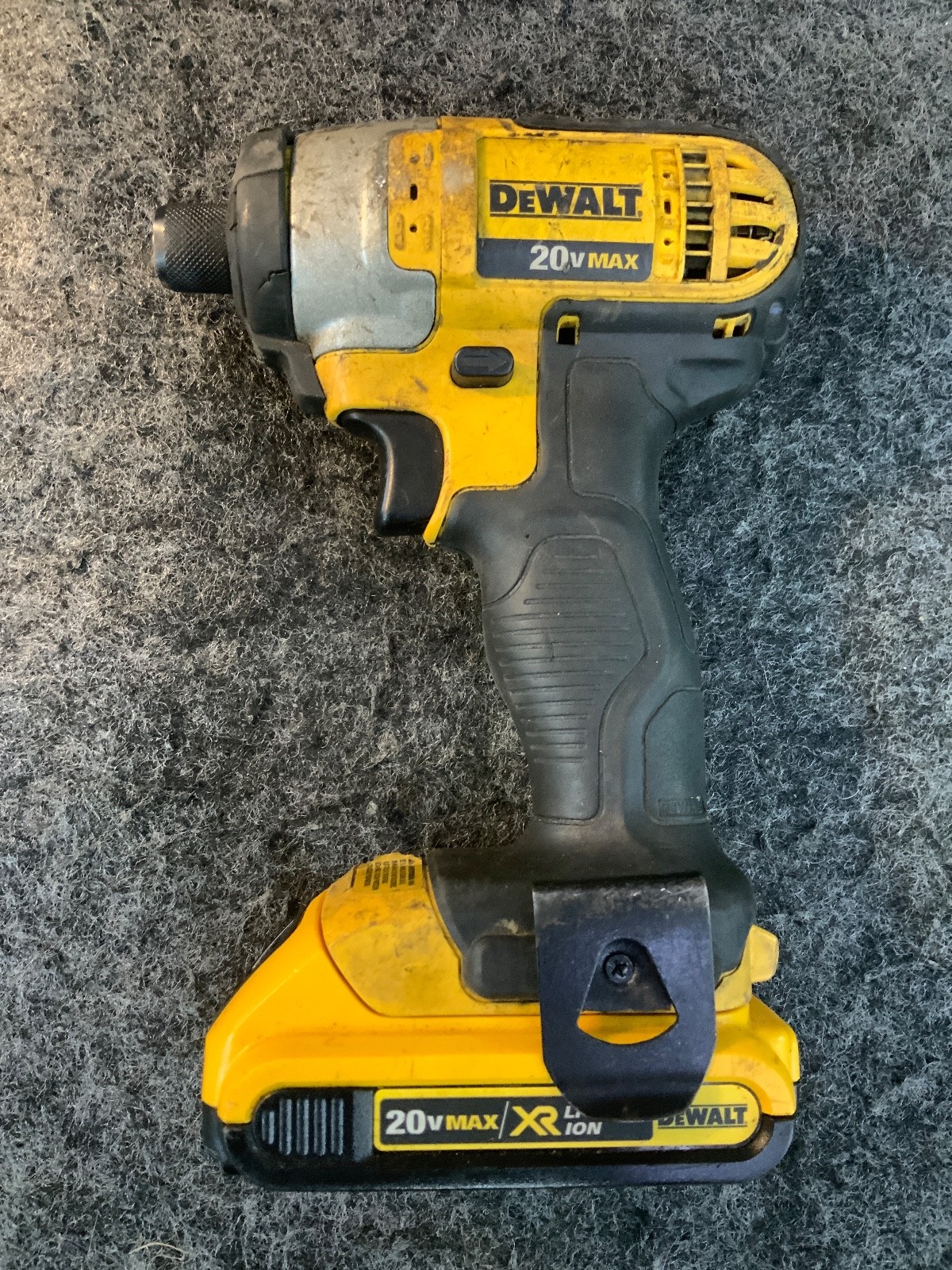 NEW DCF885 Dewalt 20V Max 1/4-in Compact Impact Driver DCF885B (Tool Only)