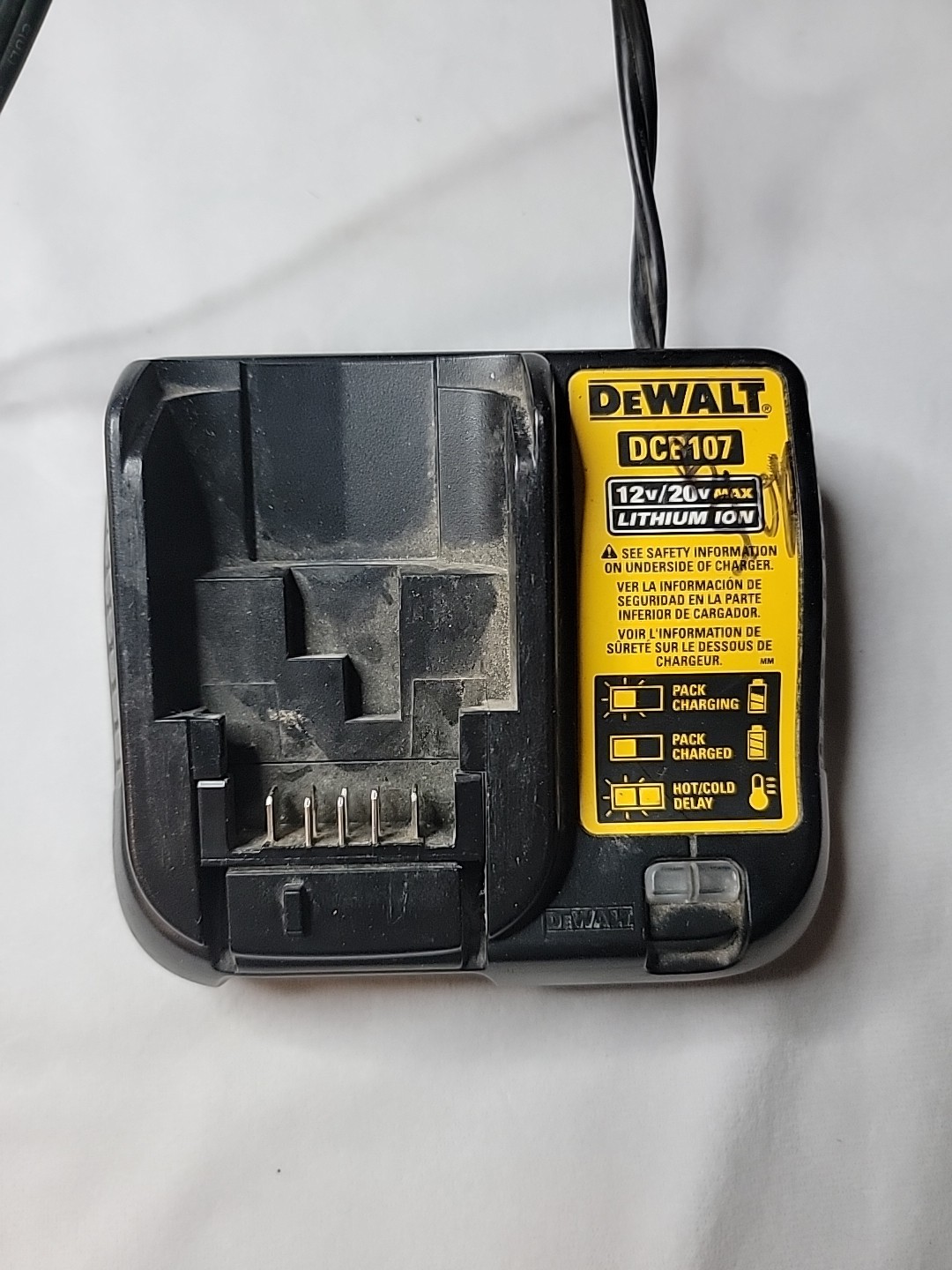 Dewalt DCF885 20V Cordless 1/4″ Impact Driver 20 Volt With Battery And Charger