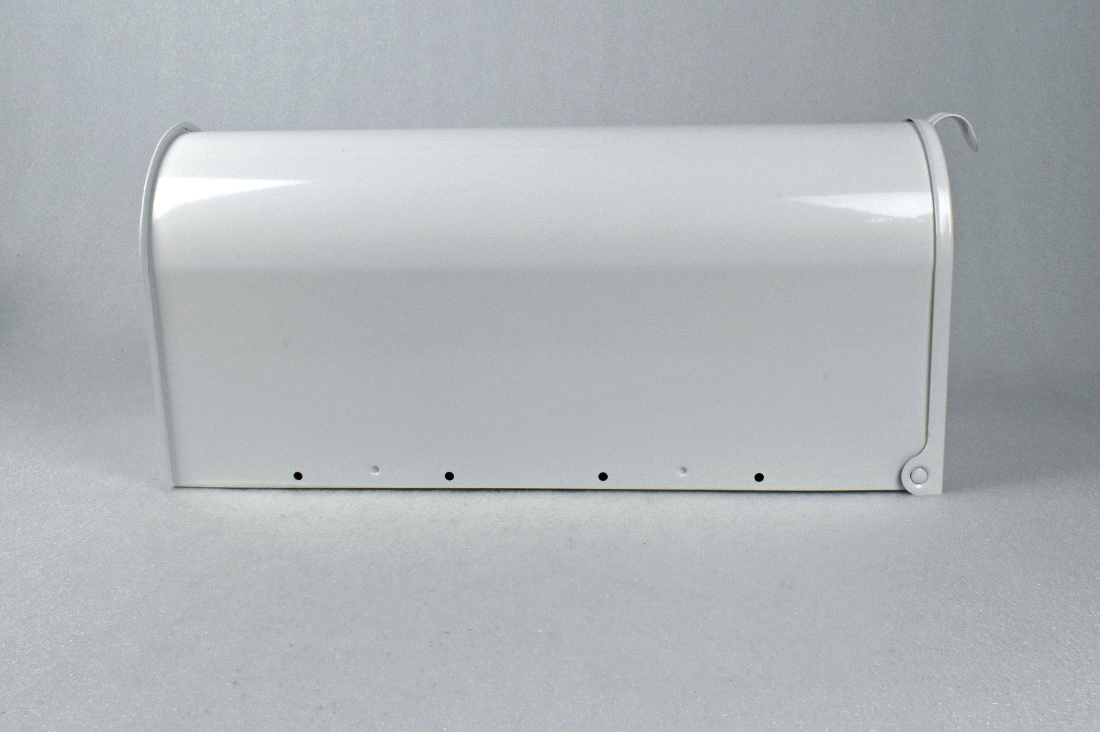 NEW OPEN BOX Gibraltar White Metal Mailbox Model E1100W00 Made in USA