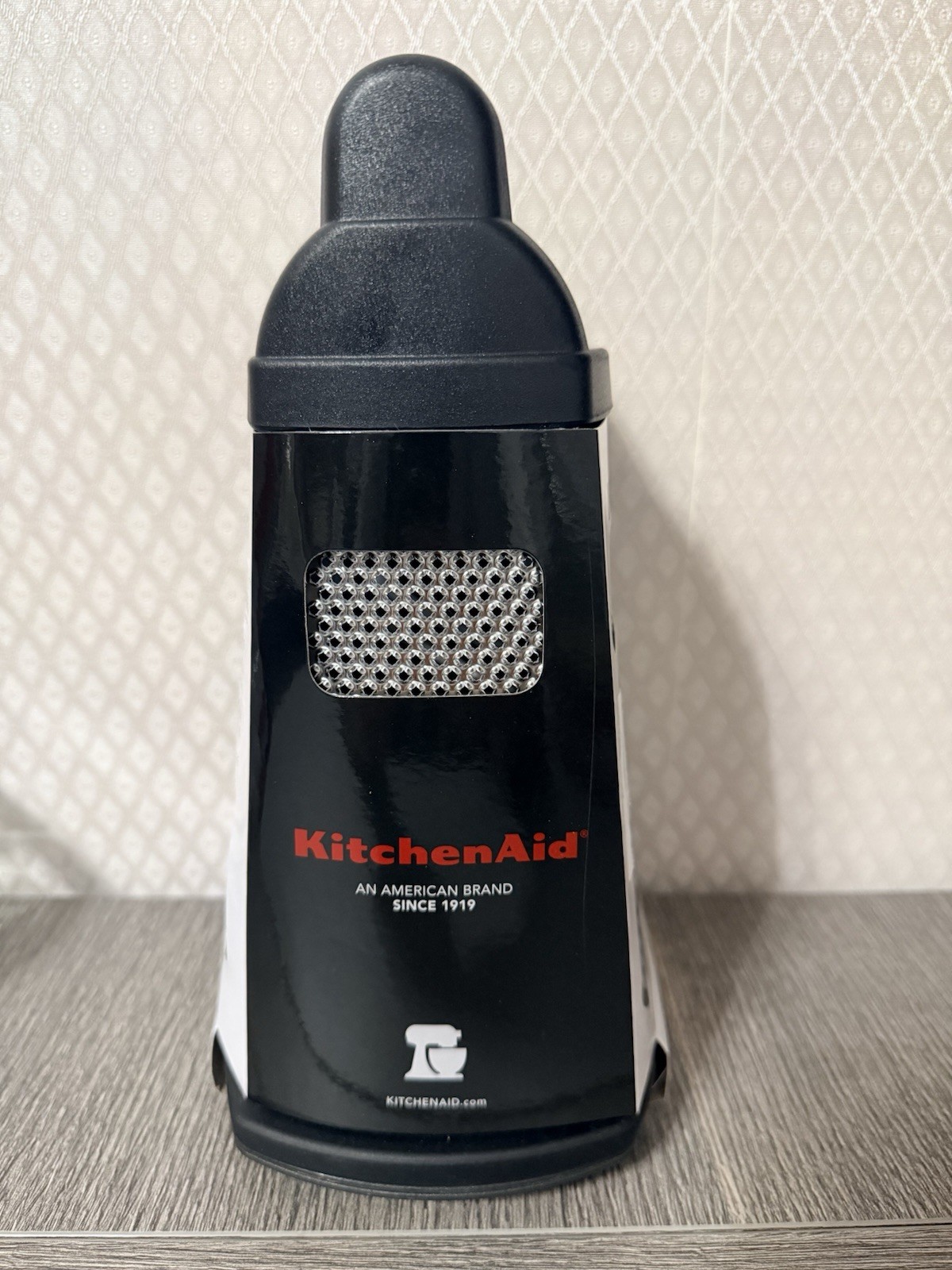 New KitchenAid Charcoal Gray Box Slice Kitchen 10″ Grater & Covered Container