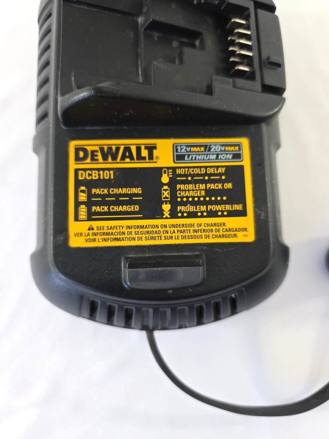 DeWalt DCB101 Lithium Ion Battery Charger Fast Charger 12vmax 20vmax
