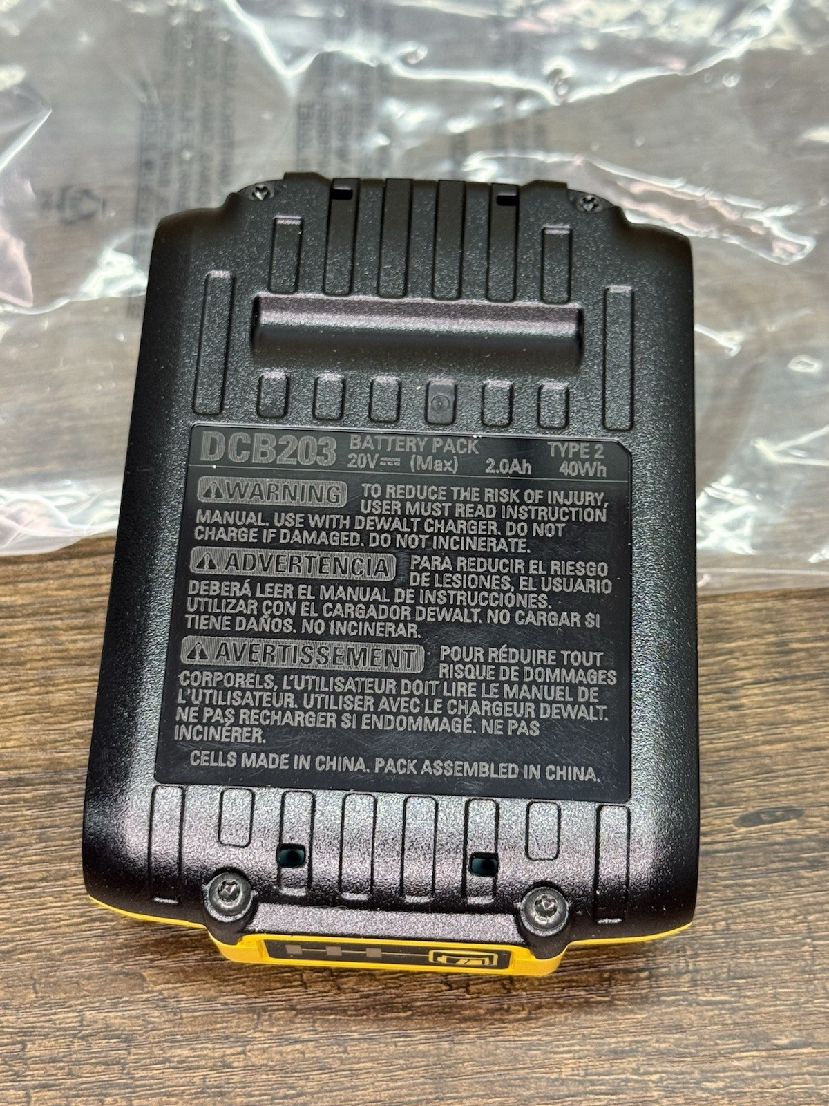 DEWALT 20V MAX 2.0Ah Compact Battery DCB203 Yellow/Black