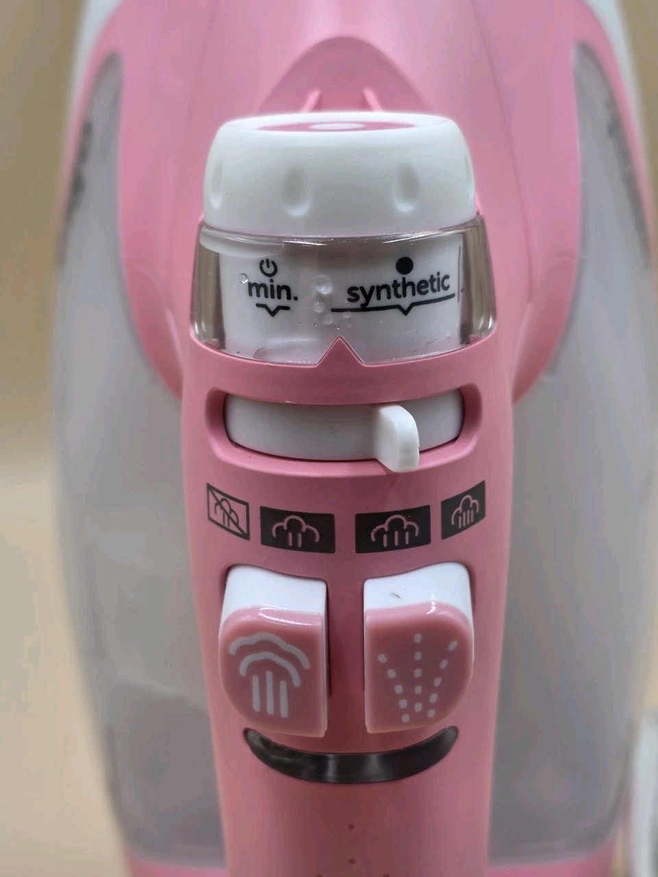 Oliso TG1600 ProPlus 1800W Smart Steam Iron Auto Lift for Sewing Pink