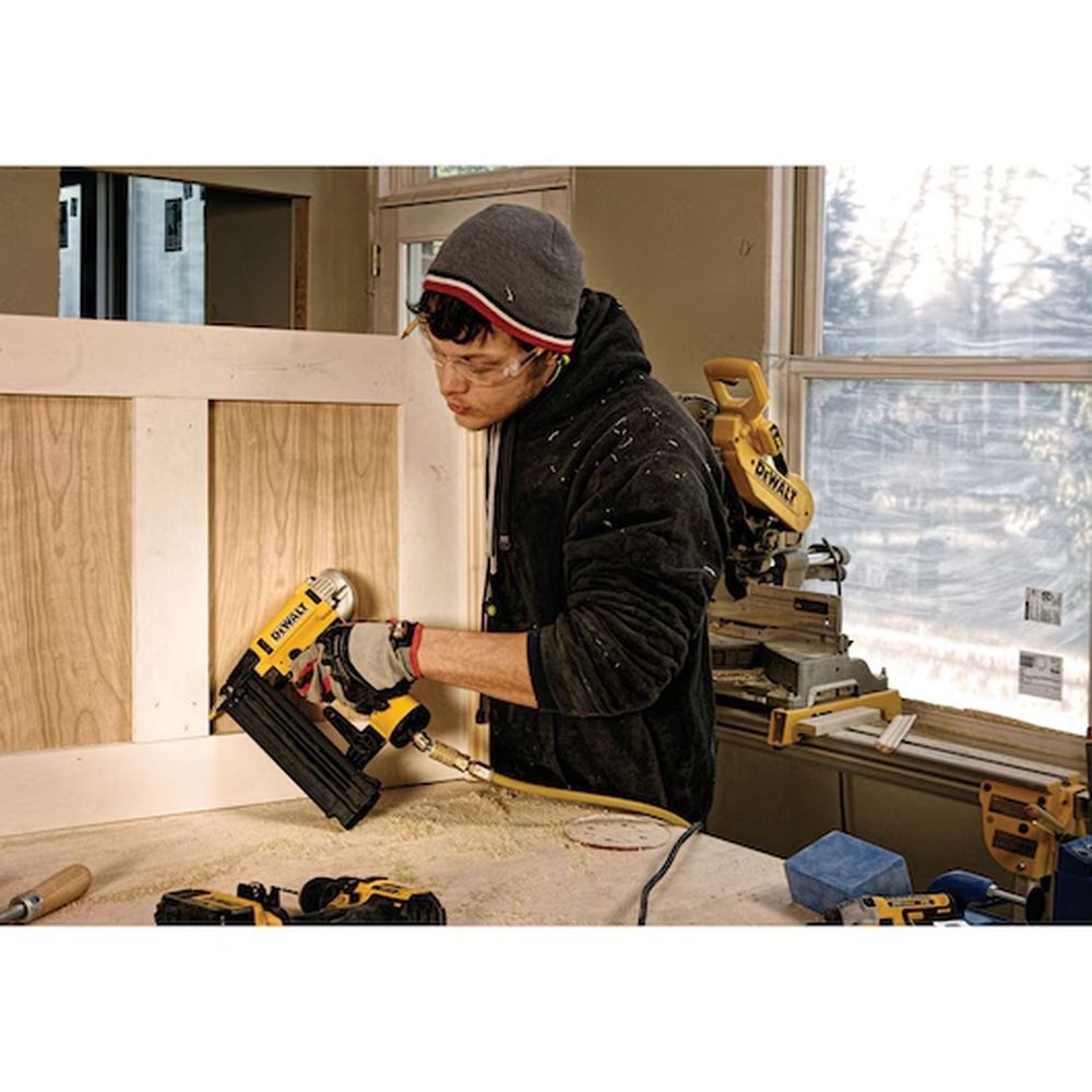 DEWALT DWFP12233R Precision Point 2-1/8″ 18 GA Brad Nailer Certified Refurbished