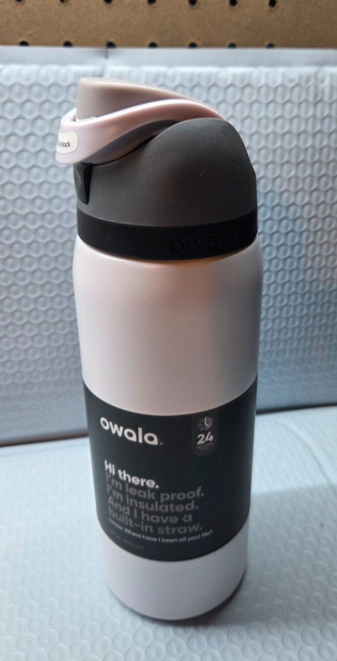 Owala FreeSip Tumbler 24 oz – Blk & White – Leak Proof – Keeps Cold 24 Hrs – NEW