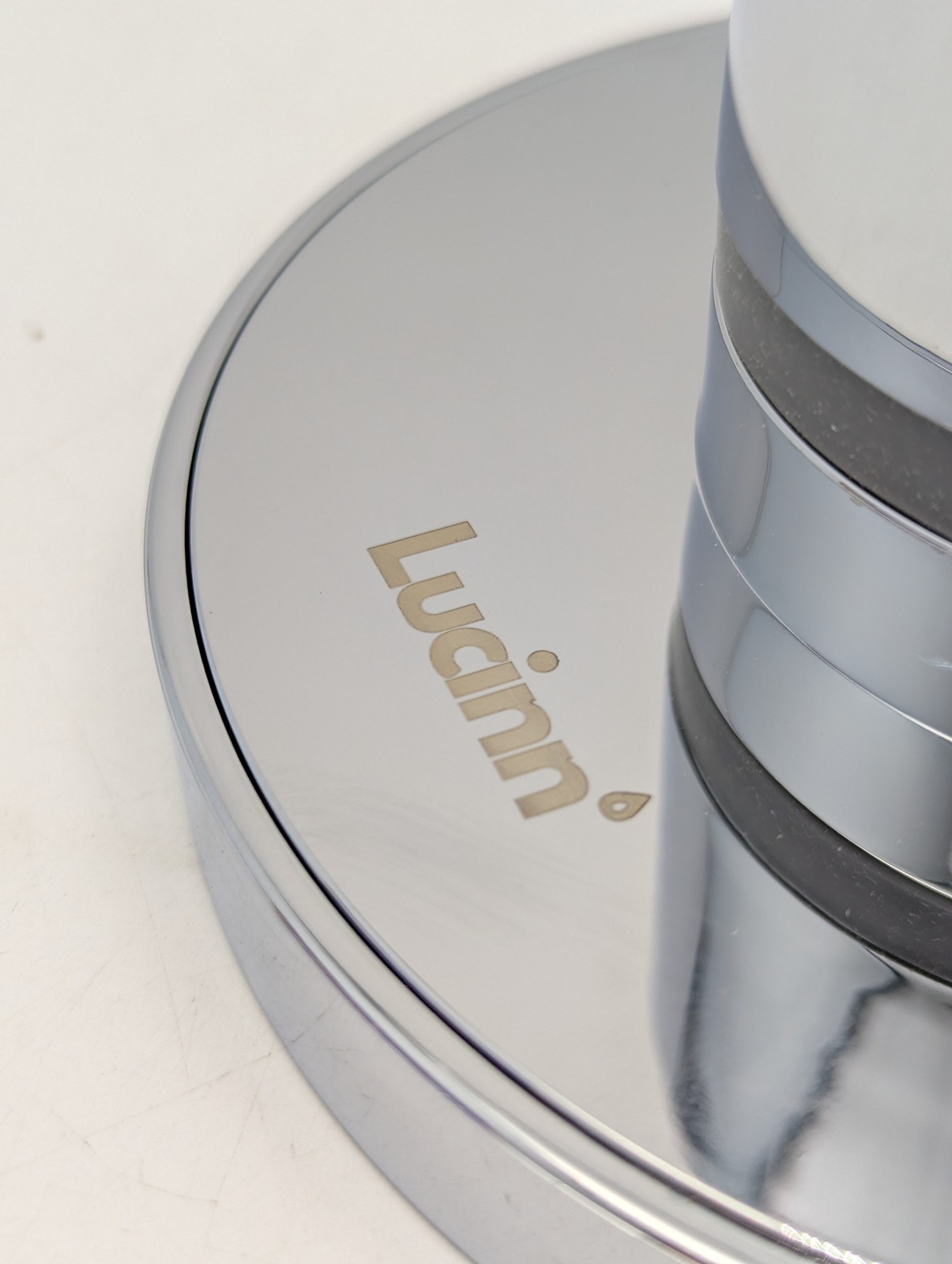 Lucinn Pro Filtered Round Modern Showerhead Wall Mounted in Polished Silver