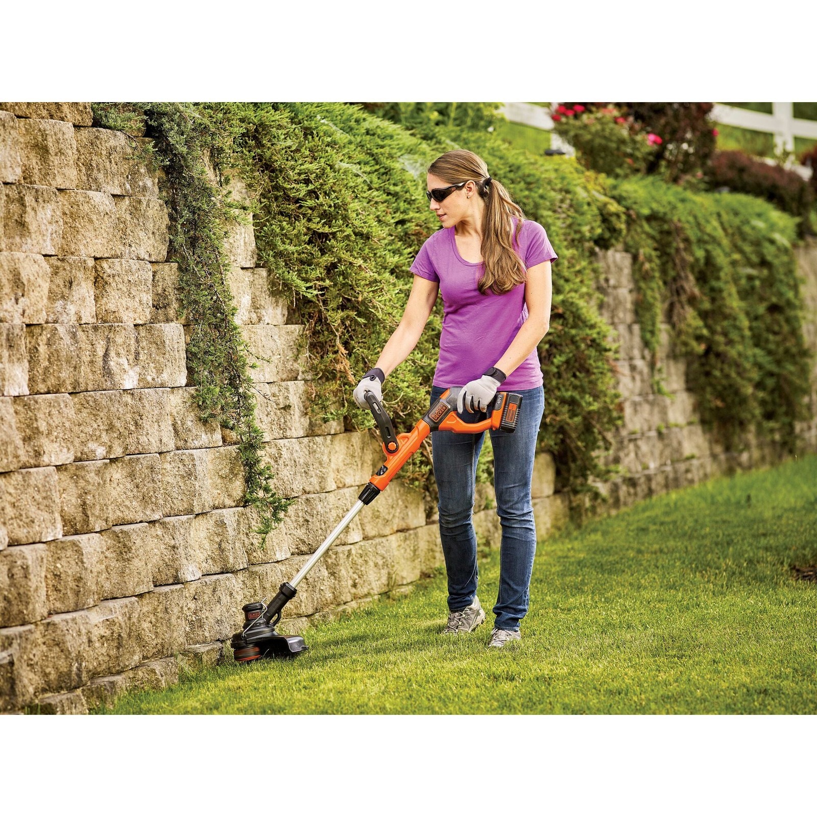 BLACK+DECKER 40V Max Lithium String Trimmer – LST140C