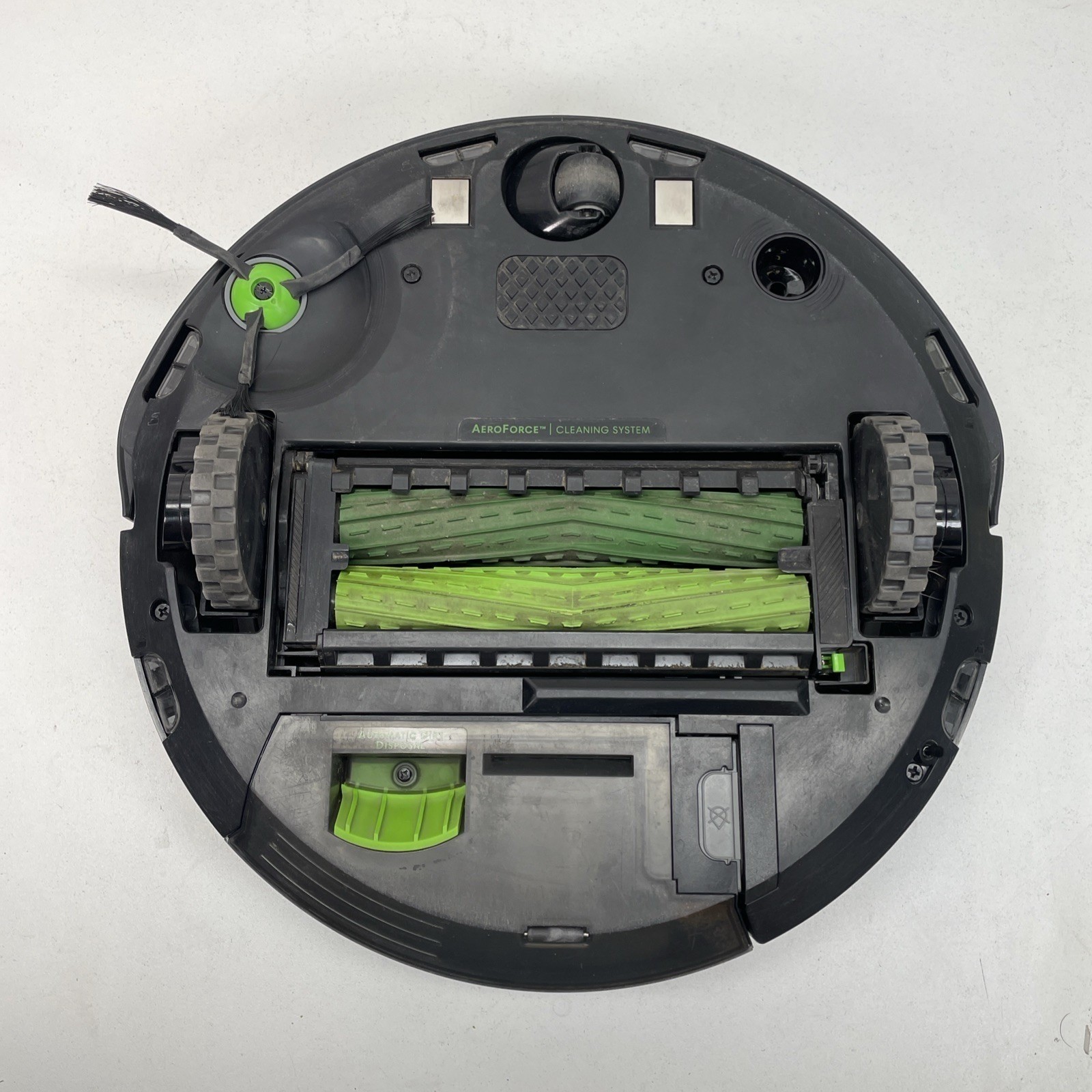 iRobot Roomba j7+ Robot Vacuum RVE-Y1 w/ Clean Base Self Empty Dock Tested
