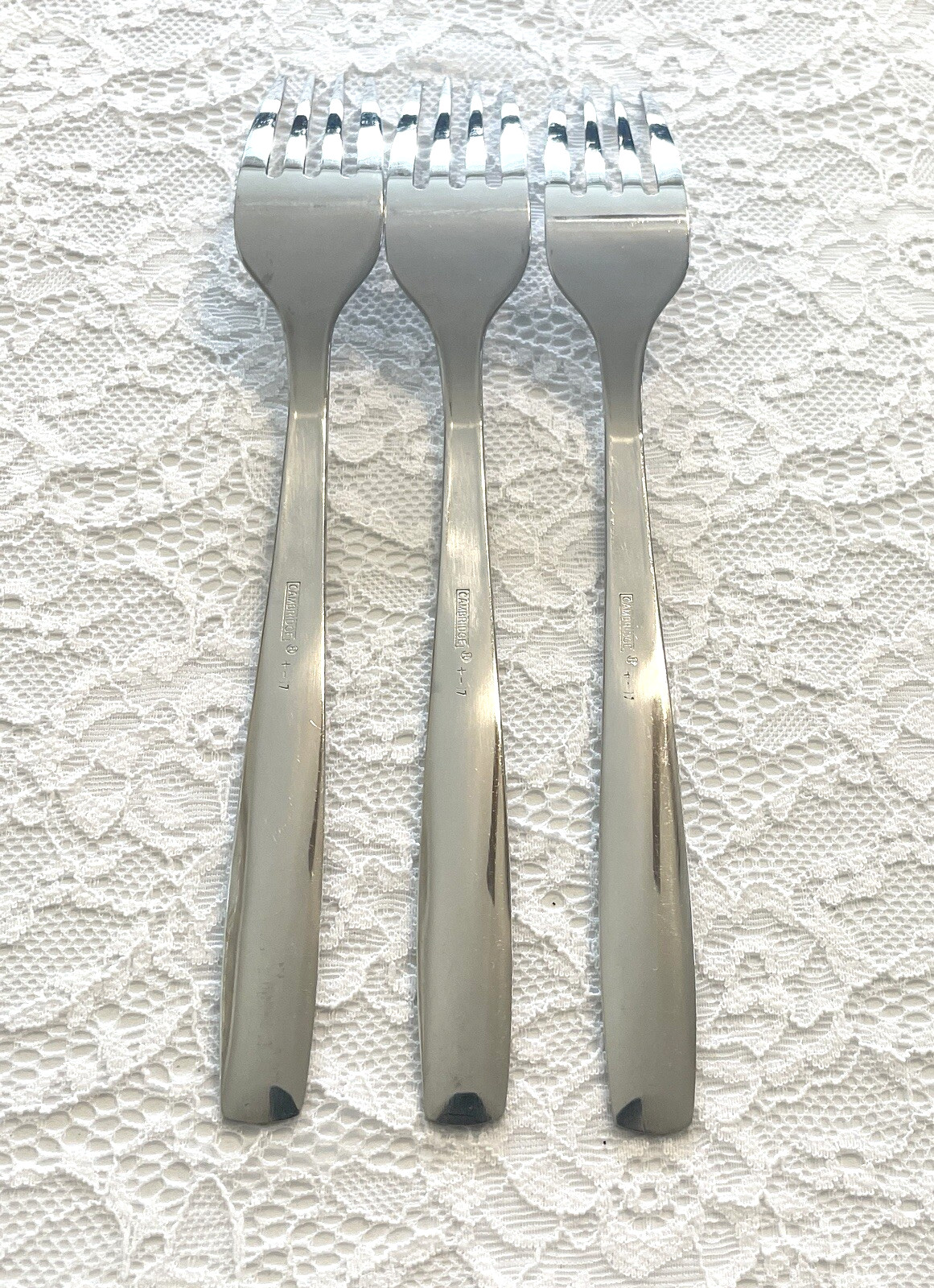 (3) Cambridge UNKNOWN PATTERN 8 1/8″ Stainless Dinner Forks ~ FREE SHIPPING