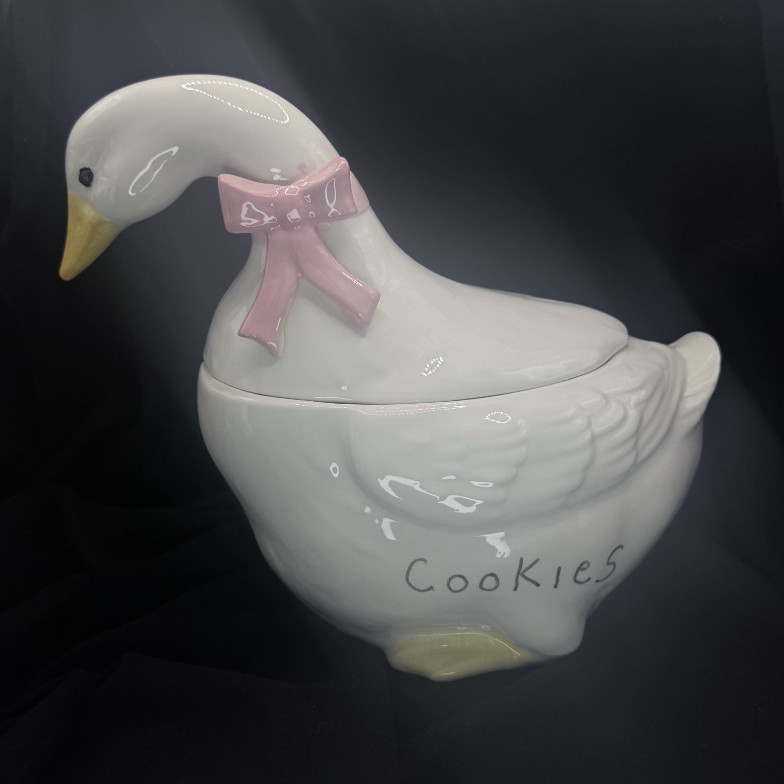 DJ 8.5in Ceramic White Goose/Duck Cookie Jar w/ Lid Pink Bow, Country