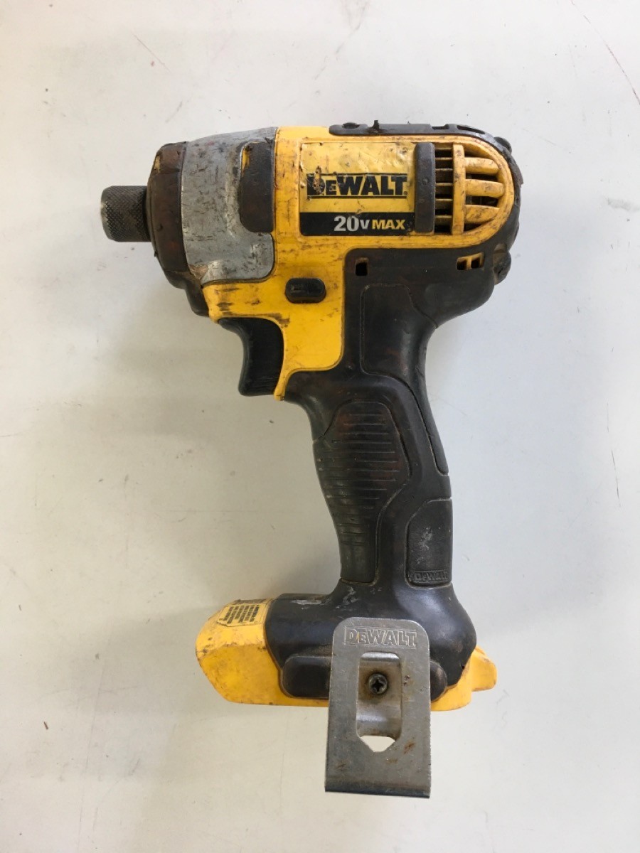 DEWALT DCF885 20V Impact Driver – (Tool Only) TESTED (P24033400)