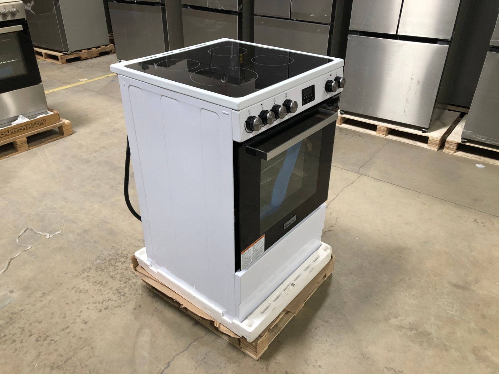 24 in. Electric Range, 4 Burners, White (OPEN BOX, COSMETIC IMPERFECTIONS)
